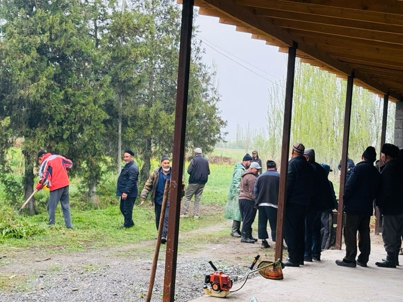 Жалал-Абад: Гүлүстандагы мазарда тазалоо жана түшүндүрүү иштери жүргүзүлдү